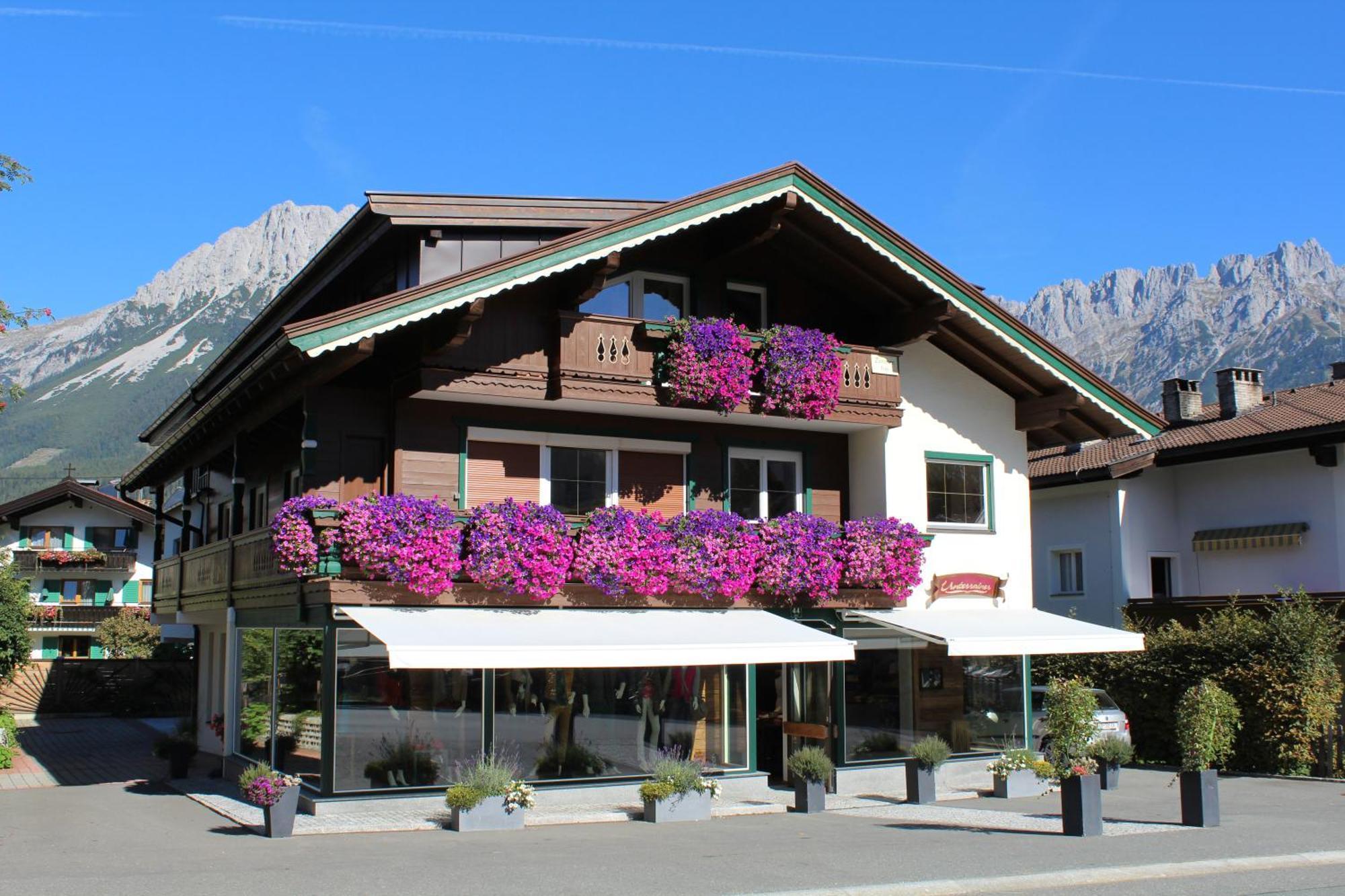 Alpking Hostel Ellmau Exterior photo