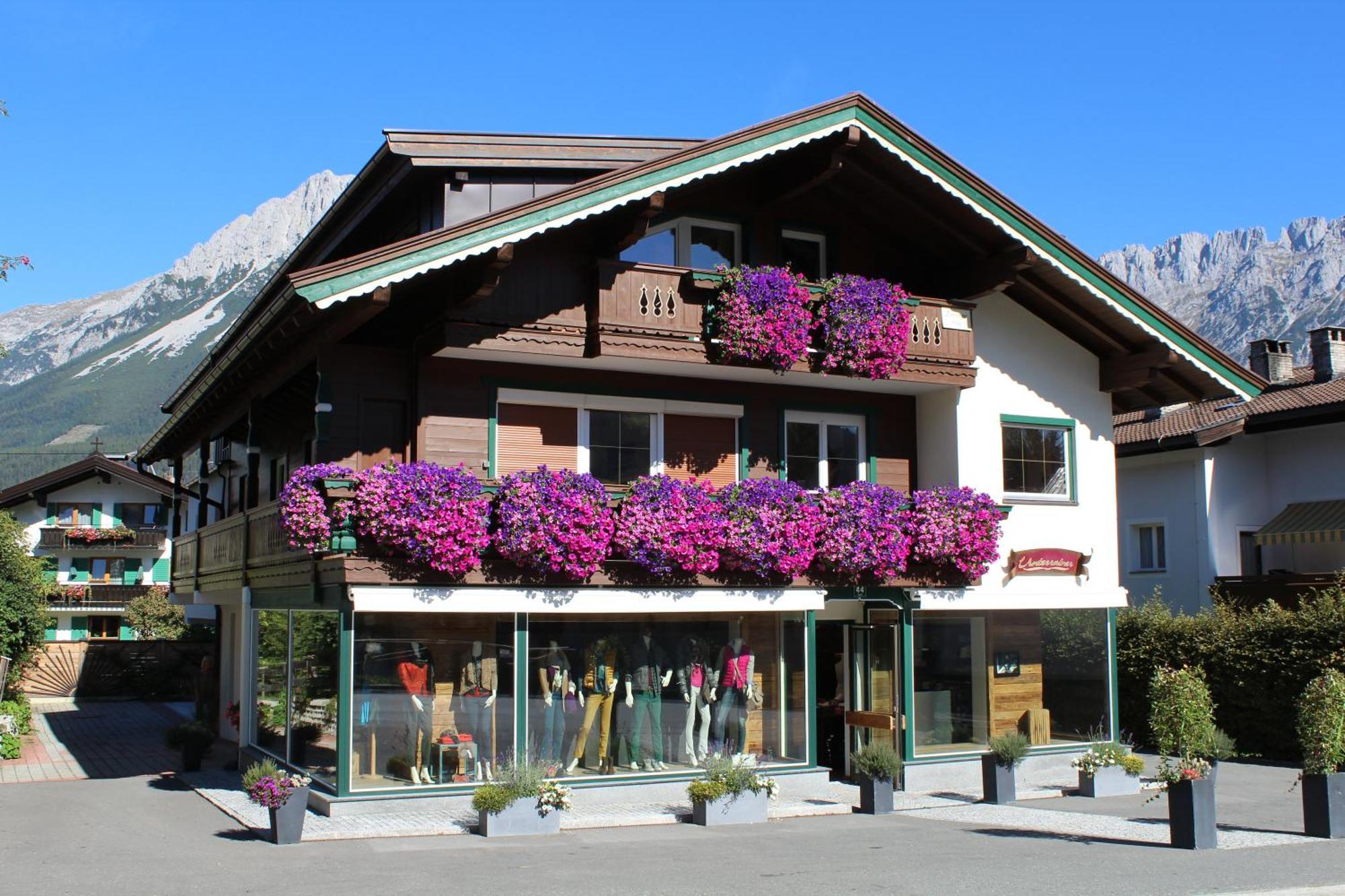 Alpking Hostel Ellmau Exterior photo